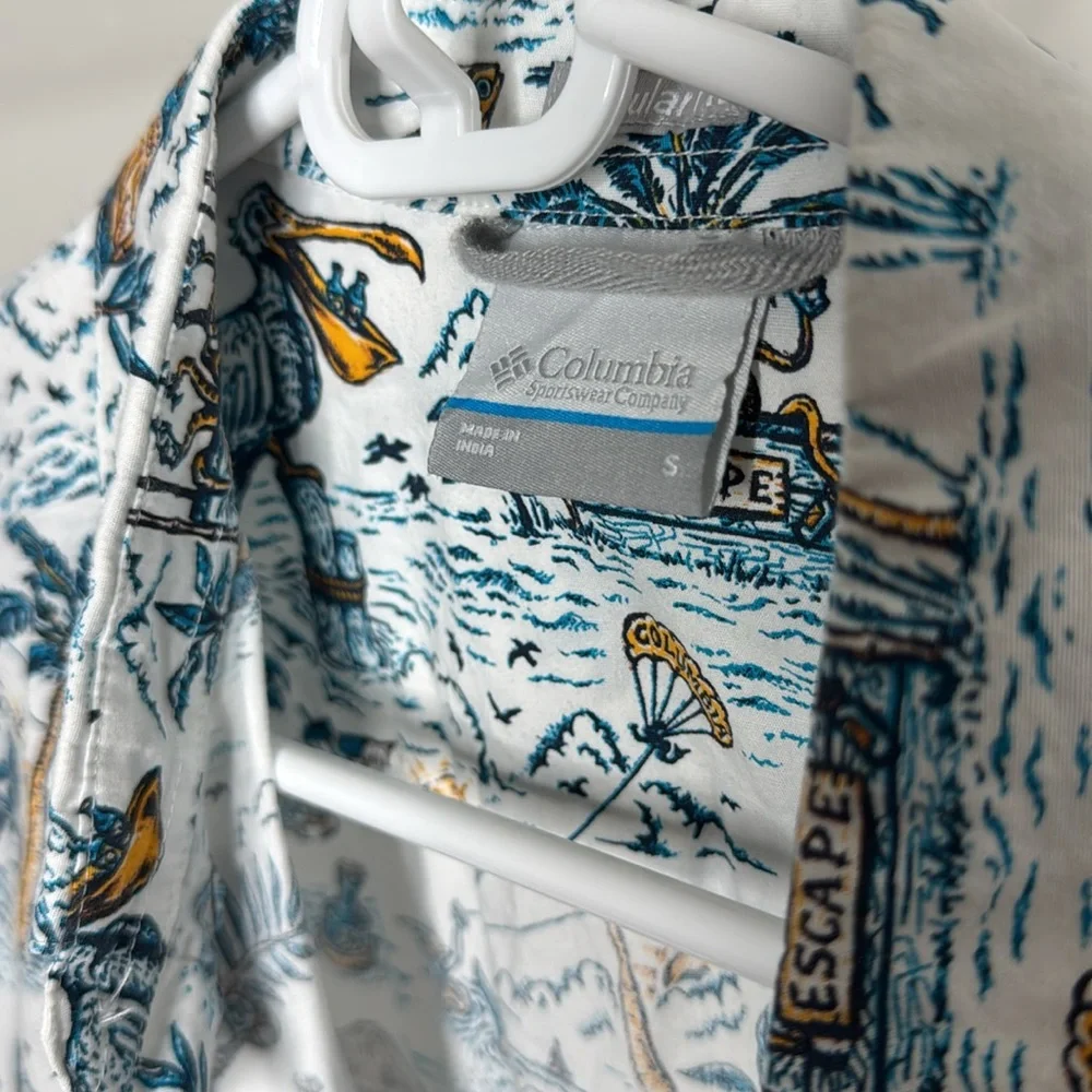 Columbia Parrot Print Short Sleeve - Picture 2 of 4